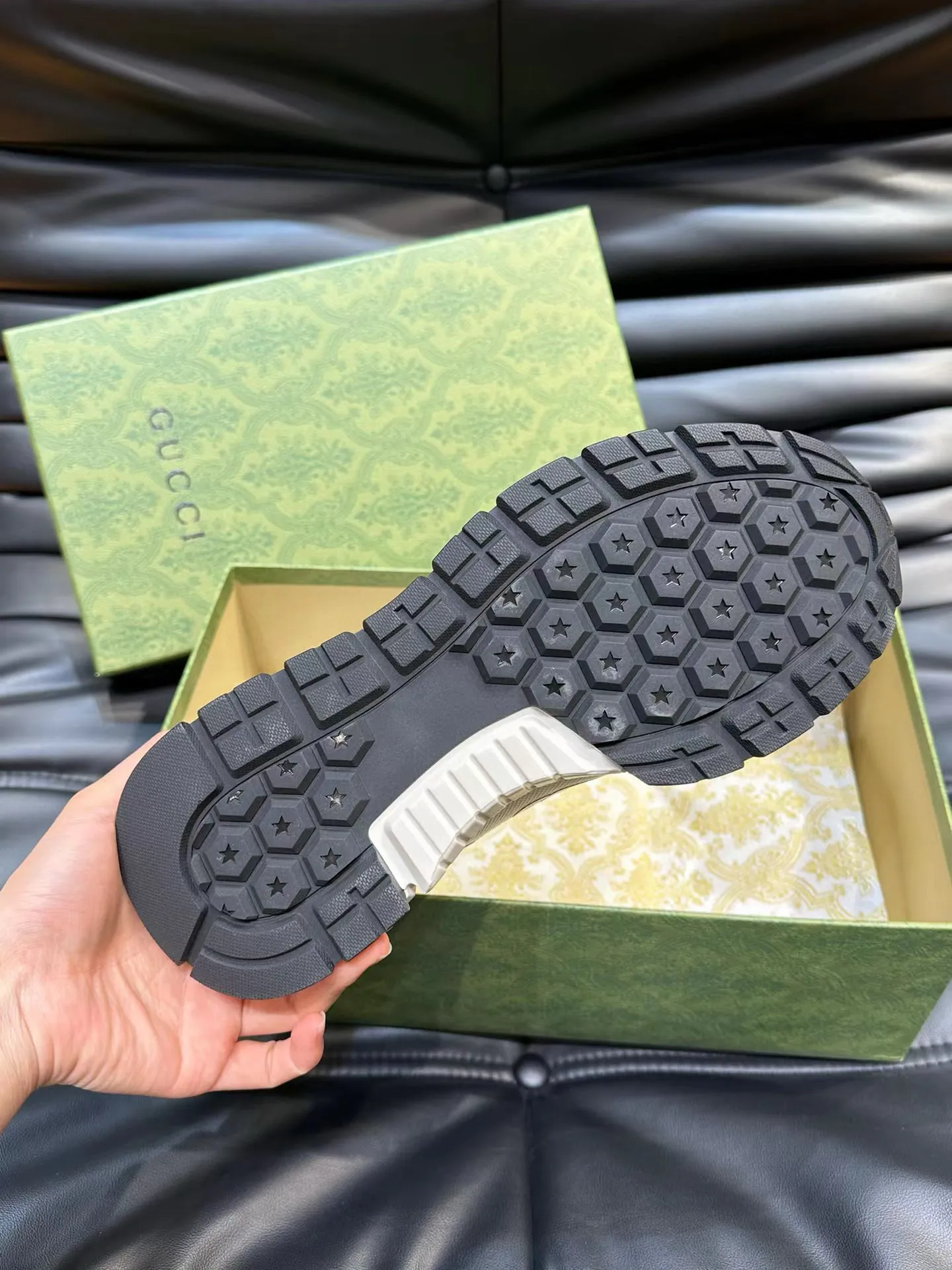 Factory price: 460💰Gucci new men's shoes GUCCI [Lightning] latest shoes are shipped. Original quality, fashionable, made of special materials, sheepskin lining, brand new packaging. The foot feels super comfortable and the workmanship is impeccable. Size: 38-45, Dingyi 45
